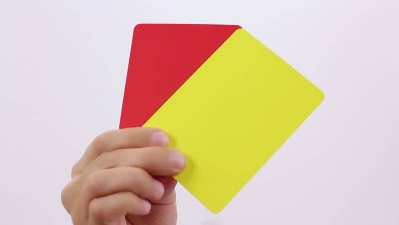 Các Loại Thẻ Trong Bóng Đá – Luật Lệ, Tác Động & Chiến Thuật Cá Cược