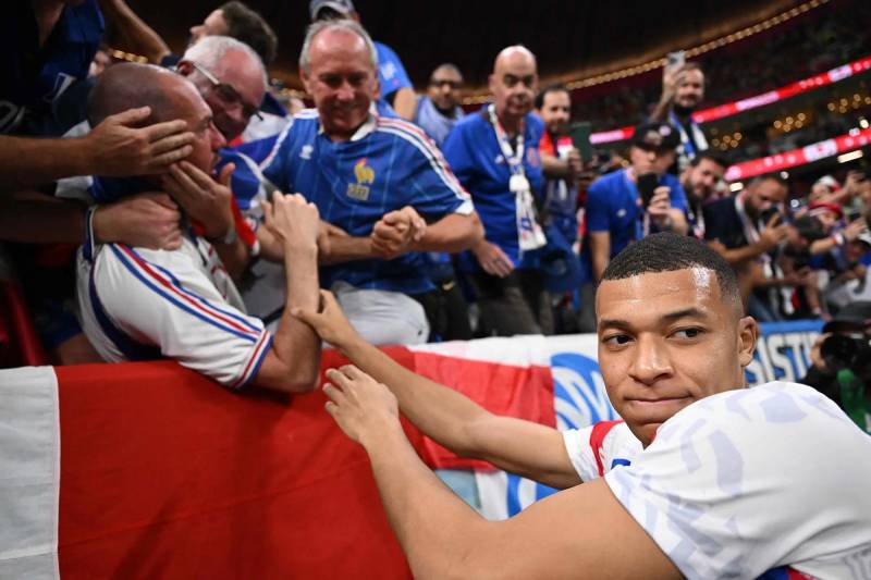 Cầu Thủ Bóng Đá Có Nhiều Fan Nhất Thế Giới Năm 2025 4 Kylian Mbappé – 250 triệu người theo dõi